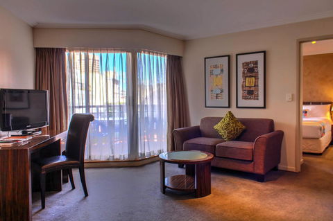 Seasons Darling Harbour - Dalby Accommodation 15