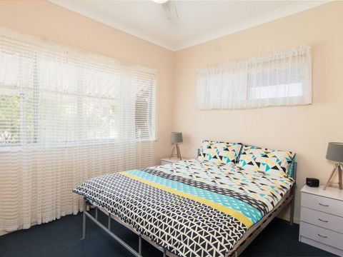11 Peel Street - Dalby Accommodation 11