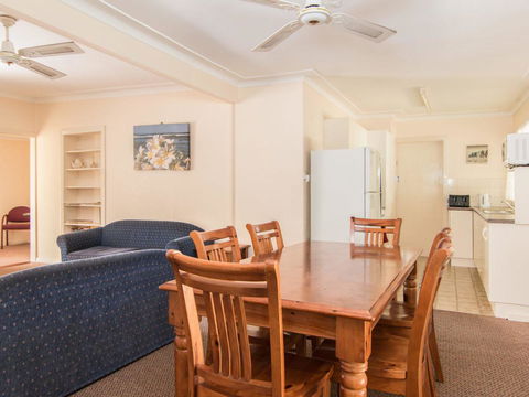 11 Peel Street - Dalby Accommodation 12