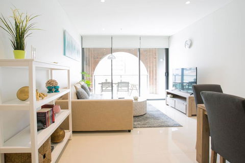 Newly Settled Three Bedrooms Apartment In CBD - Dalby Accommodation 0