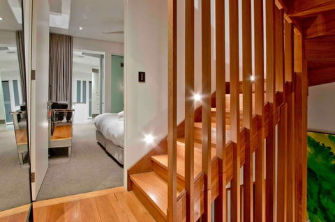 3 Storey Home Close Walk To Fox Studios SCG & City - Dalby Accommodation 2