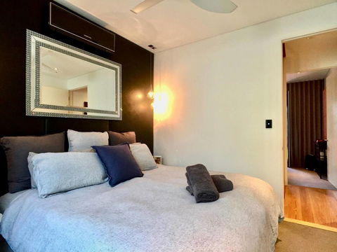 3 Storey Home Close Walk To Fox Studios SCG & City - Dalby Accommodation 20