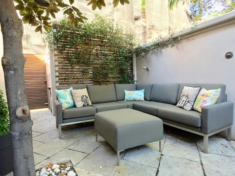 3 Storey Home Close Walk To Fox Studios SCG & City - Dalby Accommodation 4