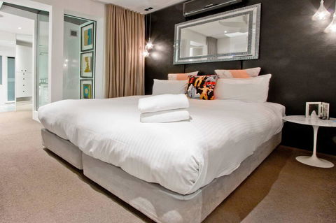 3 Storey Home Close Walk To Fox Studios SCG & City - Dalby Accommodation 10