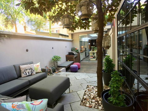 3 Storey Home Close Walk To Fox Studios SCG & City - Dalby Accommodation 15