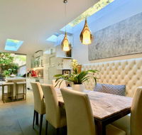 3 Storey Home Close Walk to Fox Studios SCG  City - Dalby Accommodation