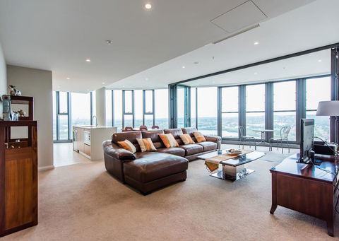 180Â° Water View Three Bedroom (wooden Furniture) - Dalby Accommodation 0