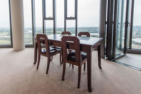 180Â° Water View Three Bedroom (wooden Furniture) - Dalby Accommodation 20