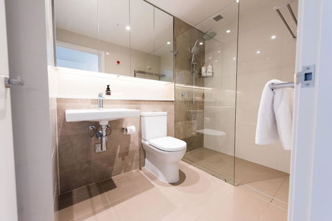 180Â° Water View Three Bedroom (wooden Furniture) - Dalby Accommodation 27