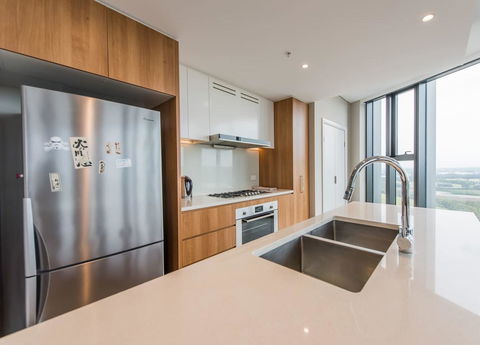 180Â° Water View Three Bedroom (wooden Furniture) - Dalby Accommodation 4