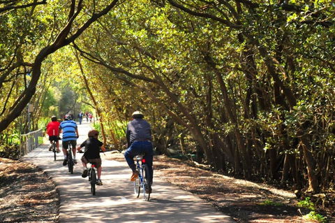 180Â° Water View Three Bedroom (wooden Furniture) - Dalby Accommodation 5