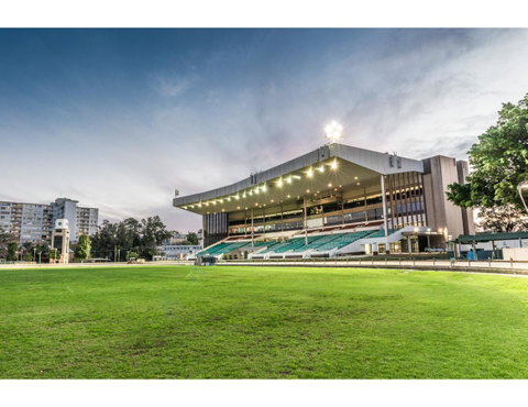 Walk To The Convention Centre, Casino, City - Dalby Accommodation 21