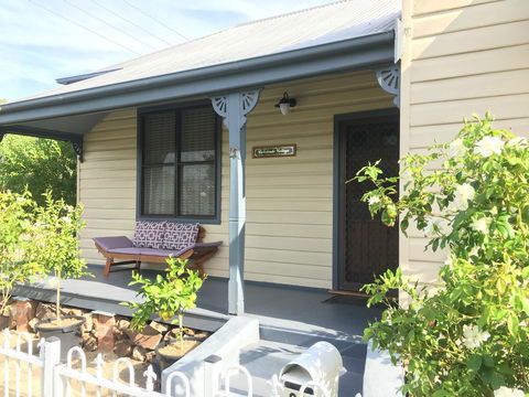 Caledonia Cottage - Dalby Accommodation 5