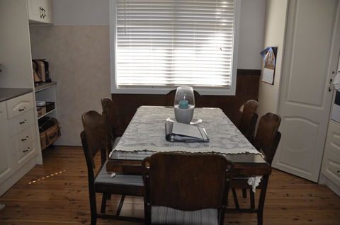 Caledonia Cottage - Dalby Accommodation 13