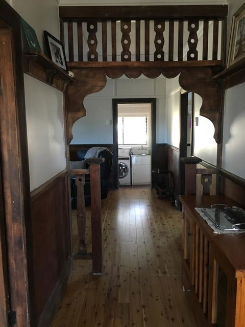 Caledonia Cottage - Dalby Accommodation 8