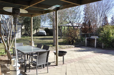 Caledonia Cottage - Dalby Accommodation 1