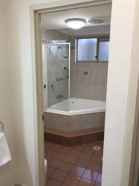 Beaches Serviced Apartments - Dalby Accommodation 9