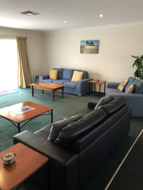 Beaches Serviced Apartments - Dalby Accommodation 7