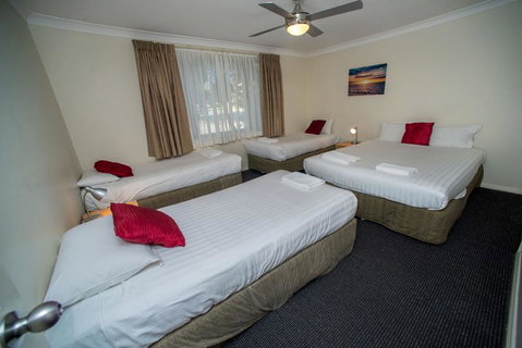 Beaches Serviced Apartments - Dalby Accommodation 0