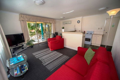 Beaches Serviced Apartments - Dalby Accommodation 12