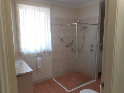 Beaches Serviced Apartments - Dalby Accommodation 24