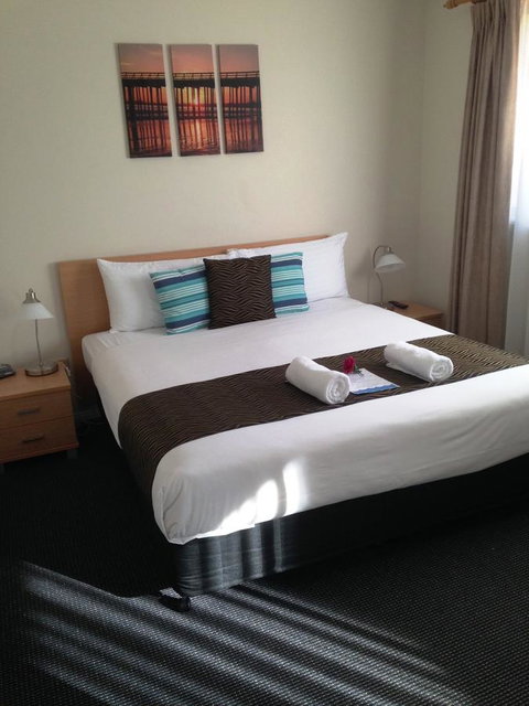 Beaches Serviced Apartments - Dalby Accommodation 40