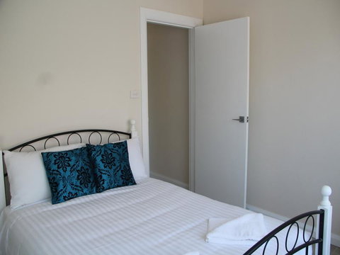 Beaches Serviced Apartments - Dalby Accommodation 3