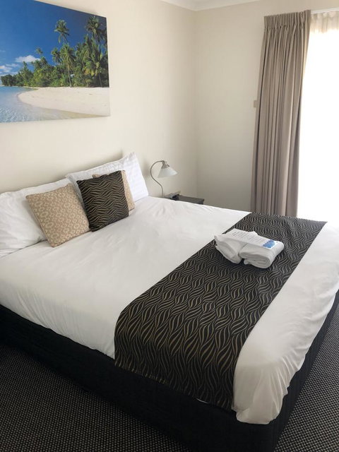 Beaches Serviced Apartments - Dalby Accommodation 6