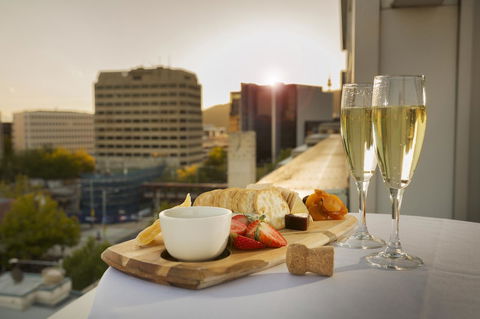 Novotel Canberra - Dalby Accommodation 38