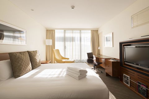 Novotel Canberra - Dalby Accommodation 10