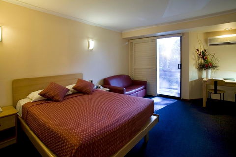 Madison Capital Executive Apartments - Dalby Accommodation 7