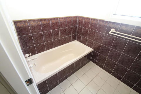 BOOTI BEACH HOUSE - Dalby Accommodation 1