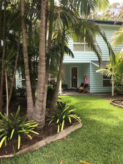 BOOTI BEACH HOUSE - Dalby Accommodation 3