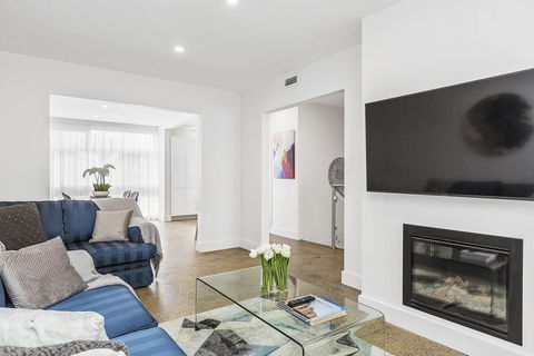 BOUTIQUE STAYS - Brighton By Sea - Dalby Accommodation 0