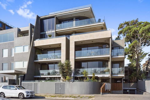 BOUTIQUE STAYS - Catani Gardens - Dalby Accommodation 0