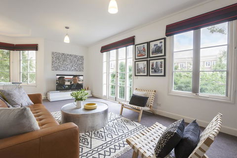Boutique Stays - Wellington Mews, Apartment In East Melbourne - Dalby Accommodation 1