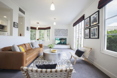 Boutique Stays - Wellington Mews, Apartment In East Melbourne - Dalby Accommodation 2