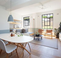 Boutique Sunlit Studio with Designer Furnishings - Dalby Accommodation
