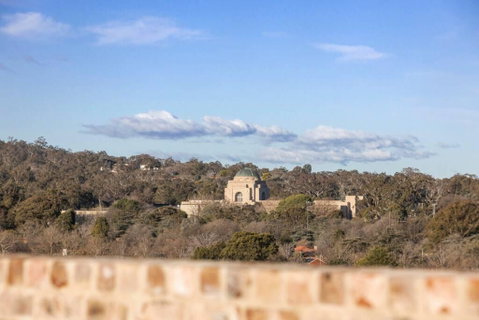 Braddon Penthouse, Top Location, Netflix, WiFi, Views - Dalby Accommodation 3