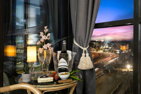 Braddon Penthouse, Top Location, Netflix, WiFi, Views - Dalby Accommodation 2