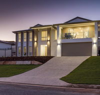 Brand New Executive Living - Dalby Accommodation