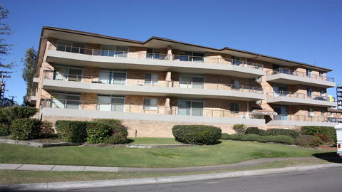 Breakers 10 - Main Beach Location! - Dalby Accommodation 1