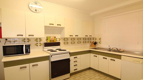 Breakers 10 - Main Beach Location! - Dalby Accommodation 3