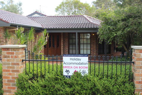 BREEZA ON BOOM - Dalby Accommodation 0