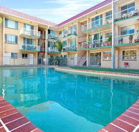 Bribie Beach King bed Unit overlooking pool - Dalby Accommodation