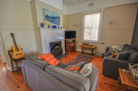 Brigalow Cottage - Dalby Accommodation 1