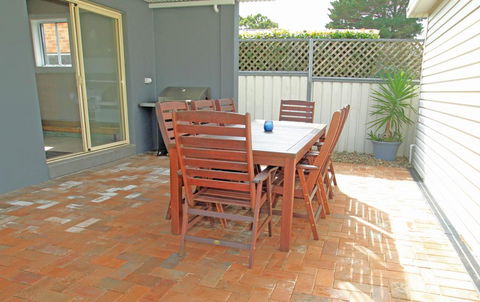 Bright And Breezy - Dalby Accommodation 3