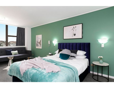 Bright, Modern Studio Steps From The Action - Dalby Accommodation 2