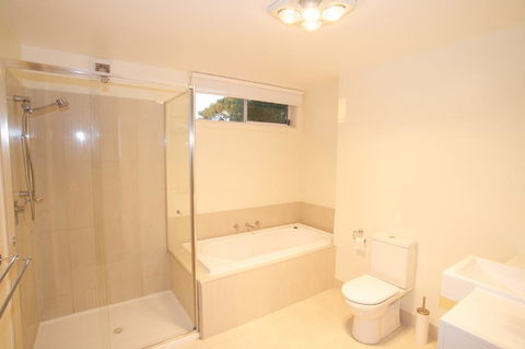 Broadbeach Inverloch Resort - Dalby Accommodation 1