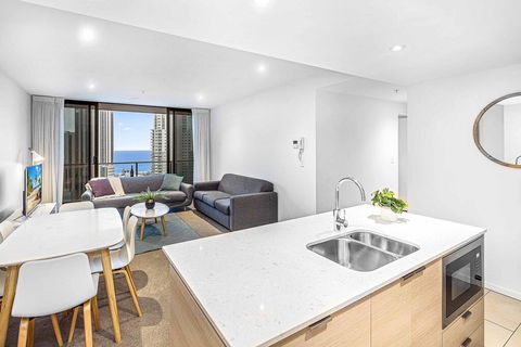 Broadbeach Residences By Holiday Holiday - Dalby Accommodation 3